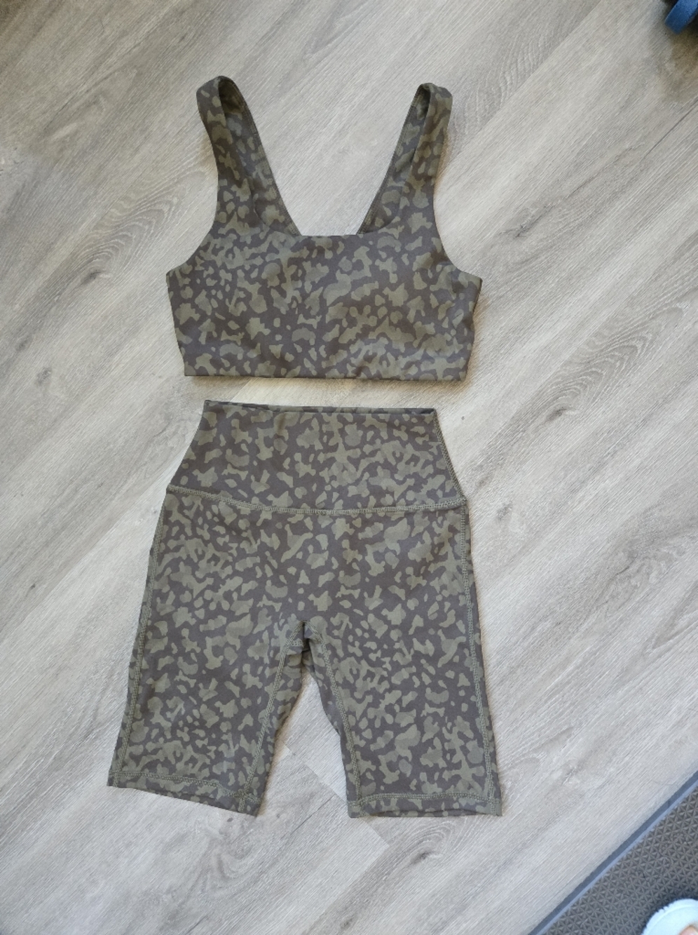 Buff Bummy Camo High-Waist Bike Shorts & Sportbra Set